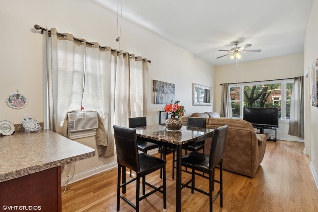 Building Photo - 2759-2761 W Francis Pl