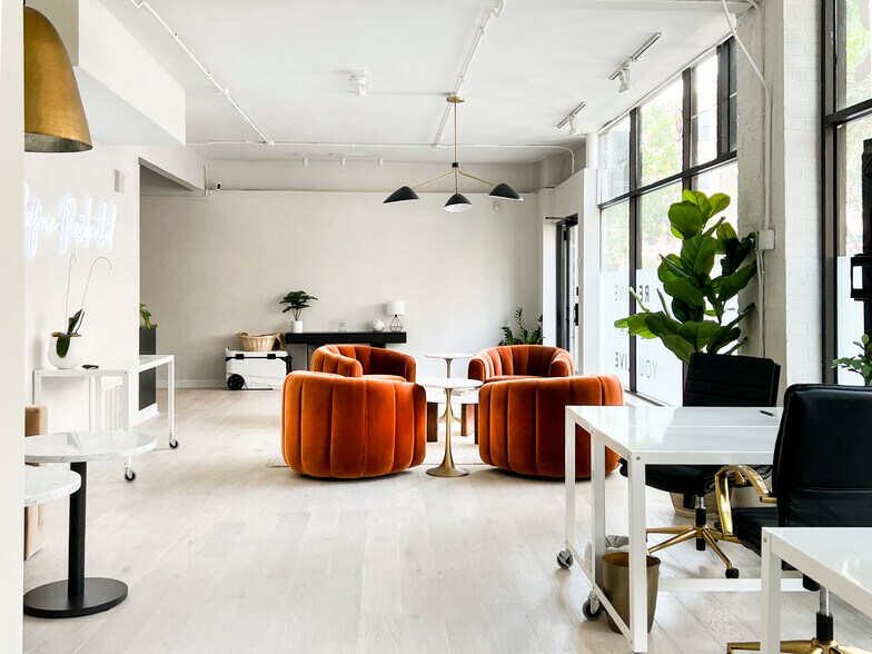 Building Photo - 1113 W Armitage Ave