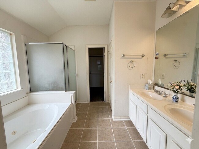 Building Photo - 4123 Applecreek Bend Dr