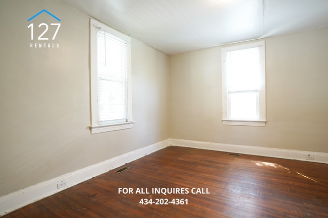 Building Photo - Comfortable 3BR Lynchburg Duplex with Easy Access to City Amenities