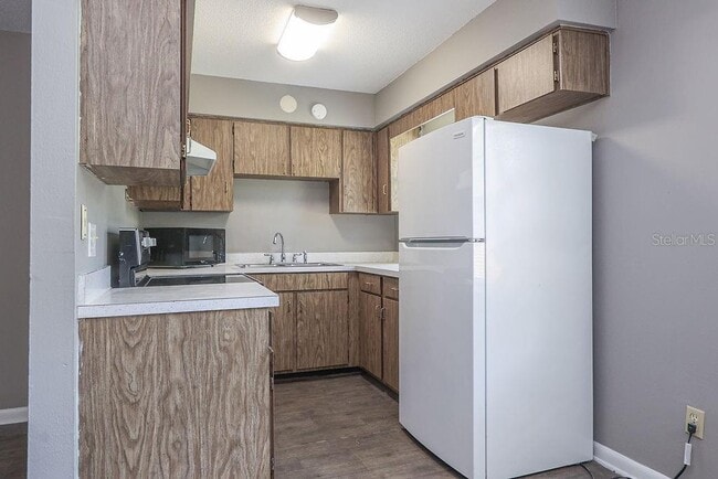 Building Photo - 832 E Indiana Ave