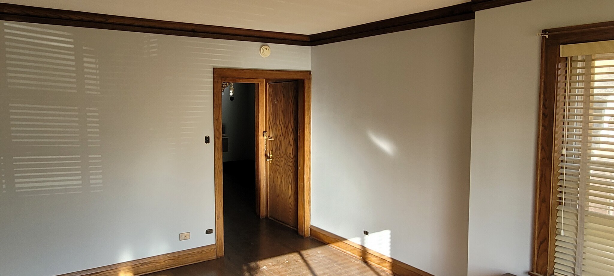 Building Photo - 5228 W Hutchinson St