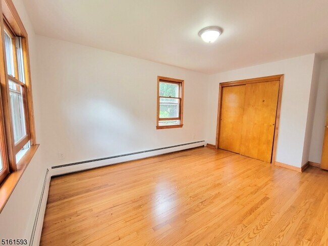 Building Photo - 111 Marconi St
