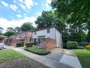 Building Photo - 3083 Colonial Way
