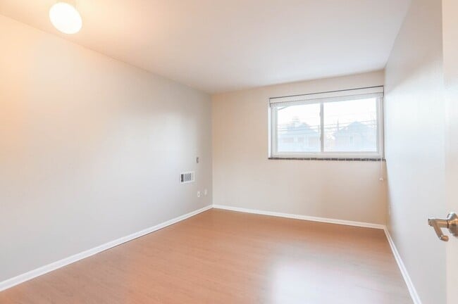 Building Photo - 1243 N Gaylord St