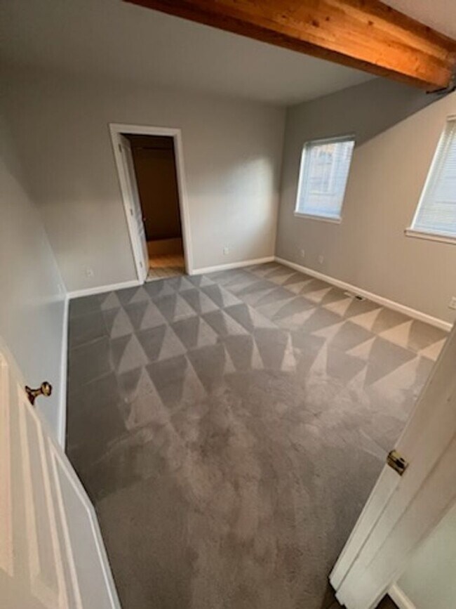 Building Photo - Lovely 2 bedroom home in Steilacoom