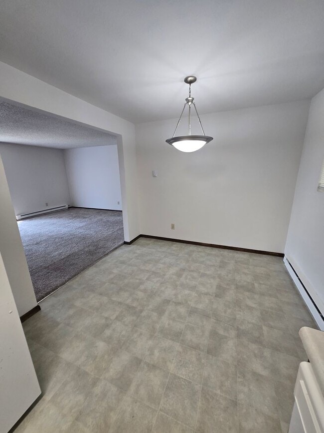 Building Photo - 618 S Century Ct