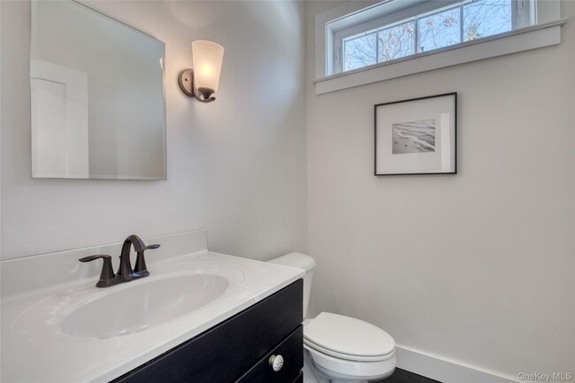 Building Photo - 13595 Soundview Ave