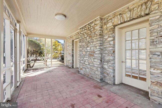 Building Photo - 1329 Olive St