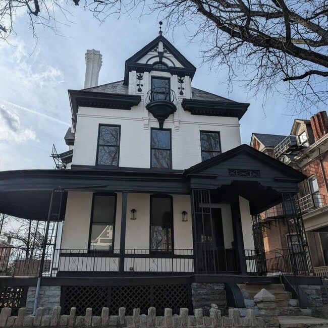 Building Photo - Beautifully Renovated 1 Bed, 1 Bath in Historic Covington