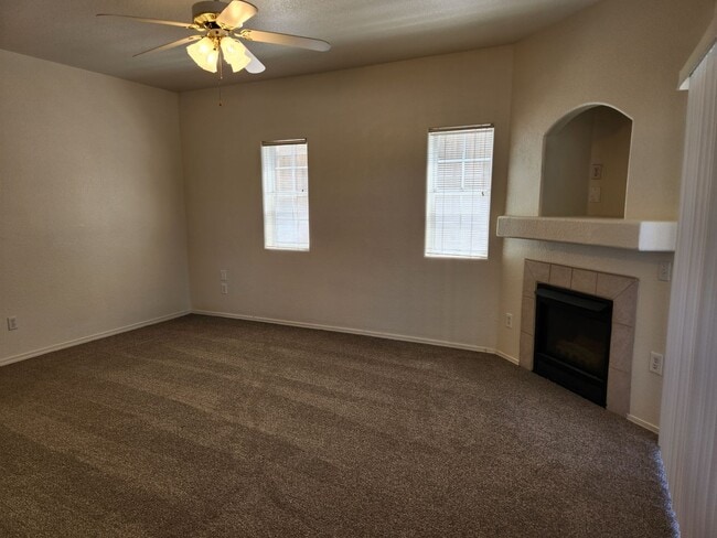 Building Photo - 2 Bed / 1 Bath in 4-Plex