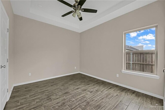 Building Photo - 15 W Mahala Ave