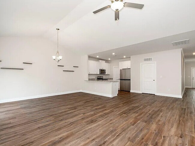 Building Photo - Lease OR Lease to Own