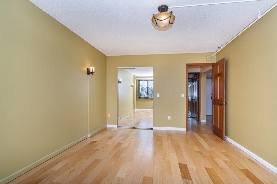 Building Photo - 1731 Beacon St