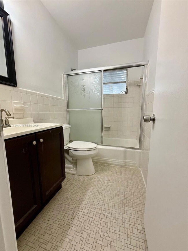 Building Photo - 8670 SW 28th St