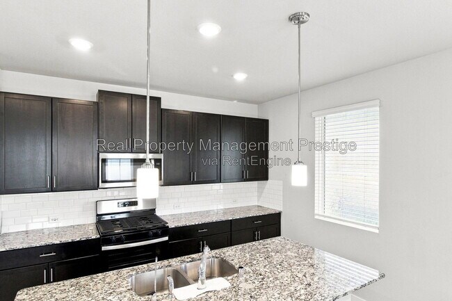 Building Photo - 2186 Shady Pear