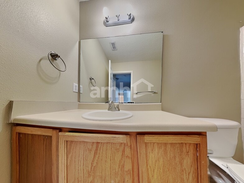 Building Photo - 1869 Americus Minor Dr