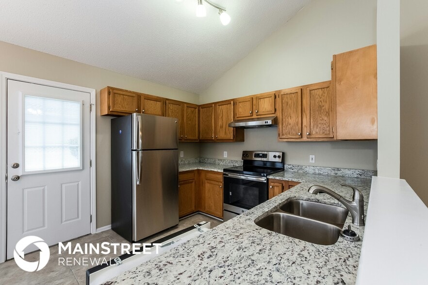 Building Photo - 17 Hickory St SW