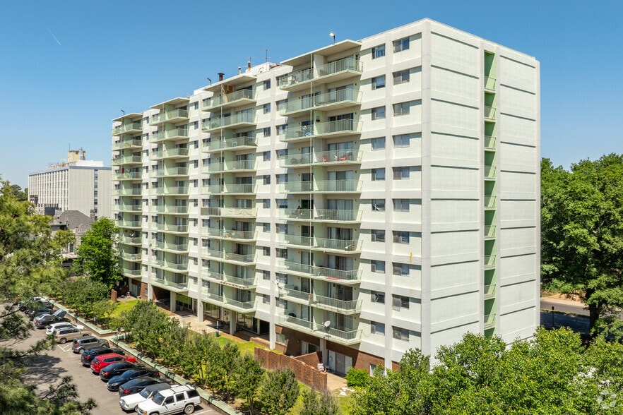 Primary Photo - Central Gardens