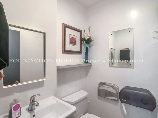 Building Photo - 22 Miller Ave