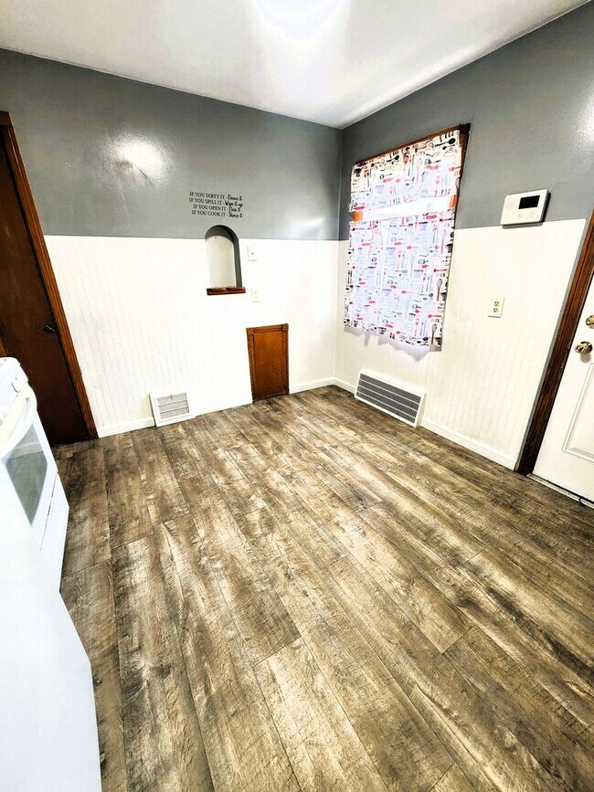 Building Photo - Garfield Hts 3 BR