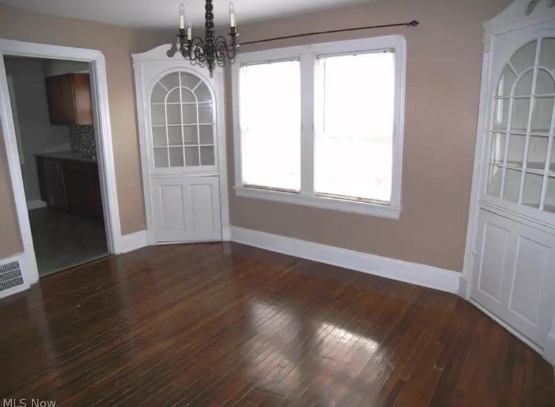 Building Photo - 1681 Sunview Rd