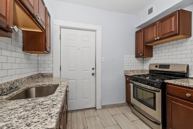 Interior Photo - 6100 Eberhart