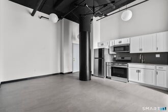 Building Photo - 480 Myrtle St