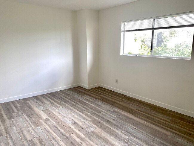 Building Photo - 11425 Tiara St