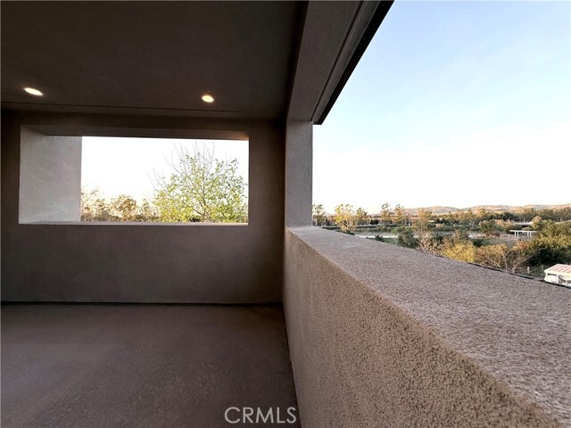 Building Photo - 273 Novel