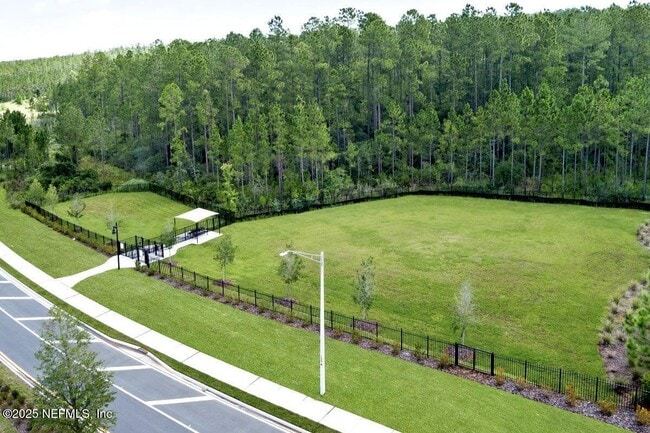 Building Photo - 10961 Stapleton Dr