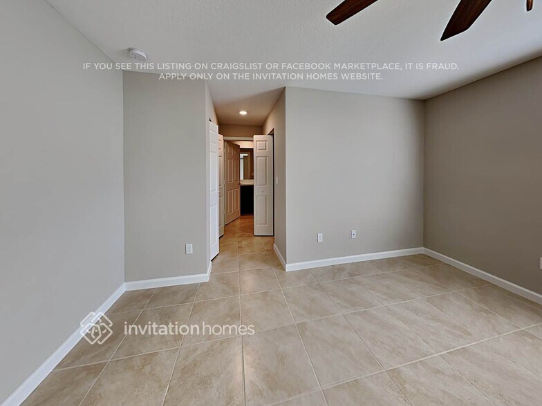 Building Photo - 792 SW Babbit Dr