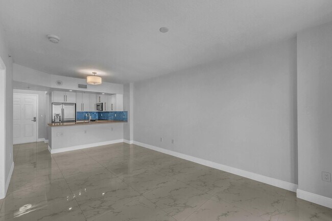 Building Photo - 3020 NE 32nd St