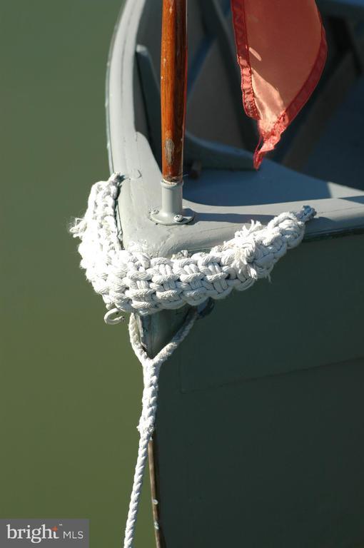 Building Photo - 219 E Chew Ave