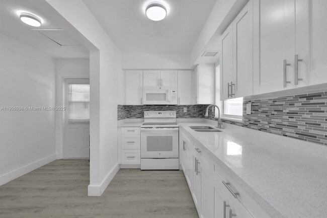 Building Photo - 4964 NW 48th Way