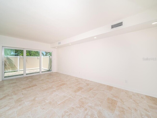Building Photo - 3120 Beach Blvd S