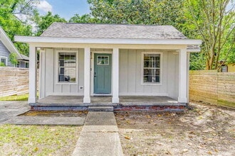 Building Photo - Charming 3-Bedroom, 2-Bath Home Near Downtown Pensacola