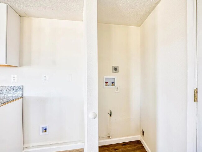 Building Photo - Available Now for Rent in the prestigious community of Silver Lakes! Please act fast as this beau...