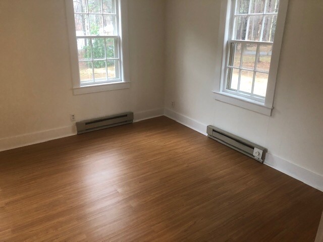 Building Photo - 12 Lewis Ln