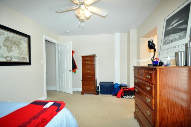 Building Photo - Spacious Fully Renovated 4BR Home with 2 Full Baths – Prime Manayunk Location!