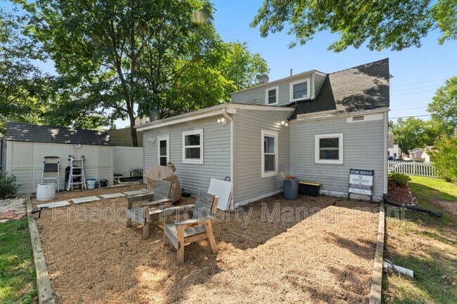 Building Photo - 194 Holden Dr