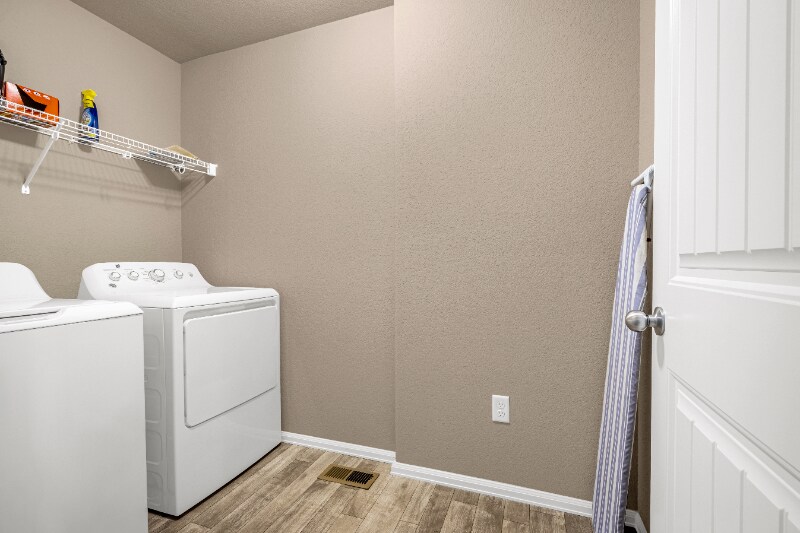 Building Photo - 7684 Sand Lake Heights