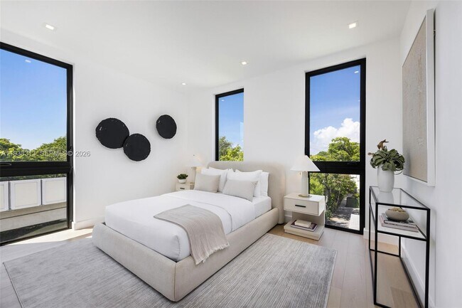 Building Photo - 92 SW 28th Rd