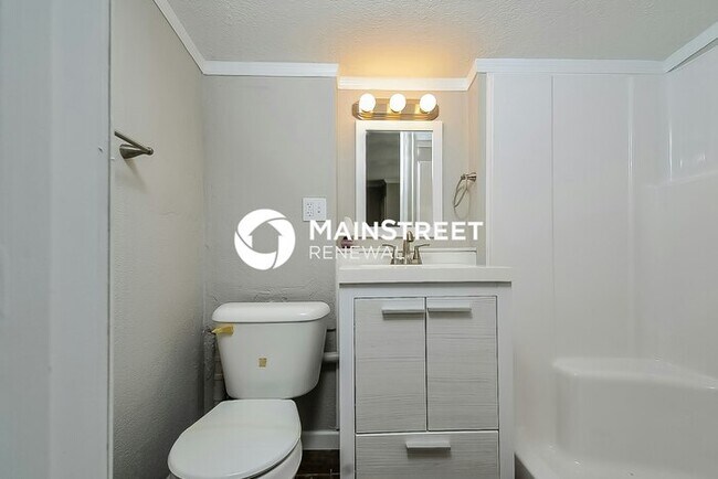 Building Photo - 3 Bedroom Pet-Friendly Home in Winter Haven, FL with Main Street Renewal