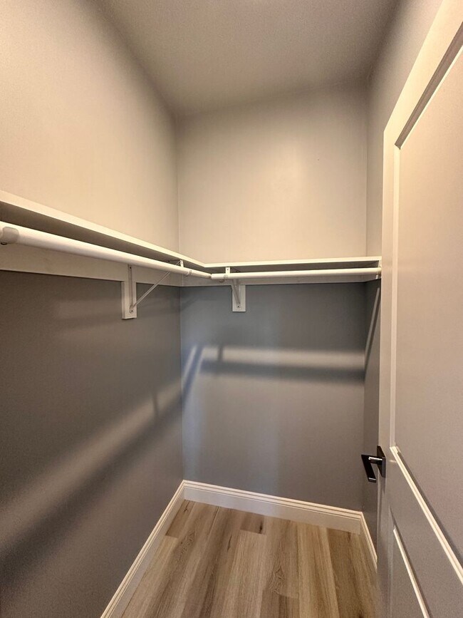 Building Photo - Attached separate first floor 1-bedroom, 1-bathroom suite