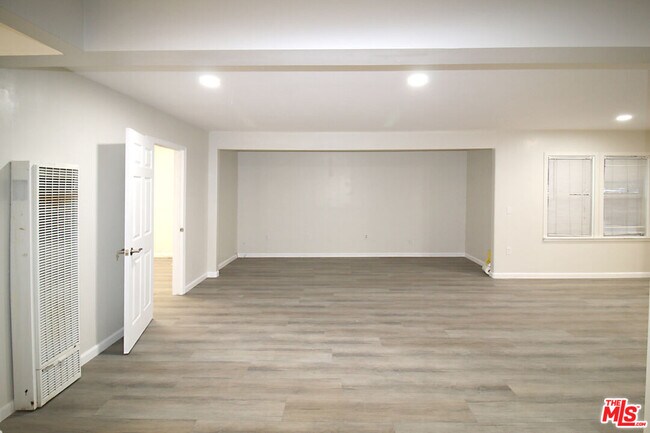 Building Photo - 9717 Tujunga Canyon Blvd