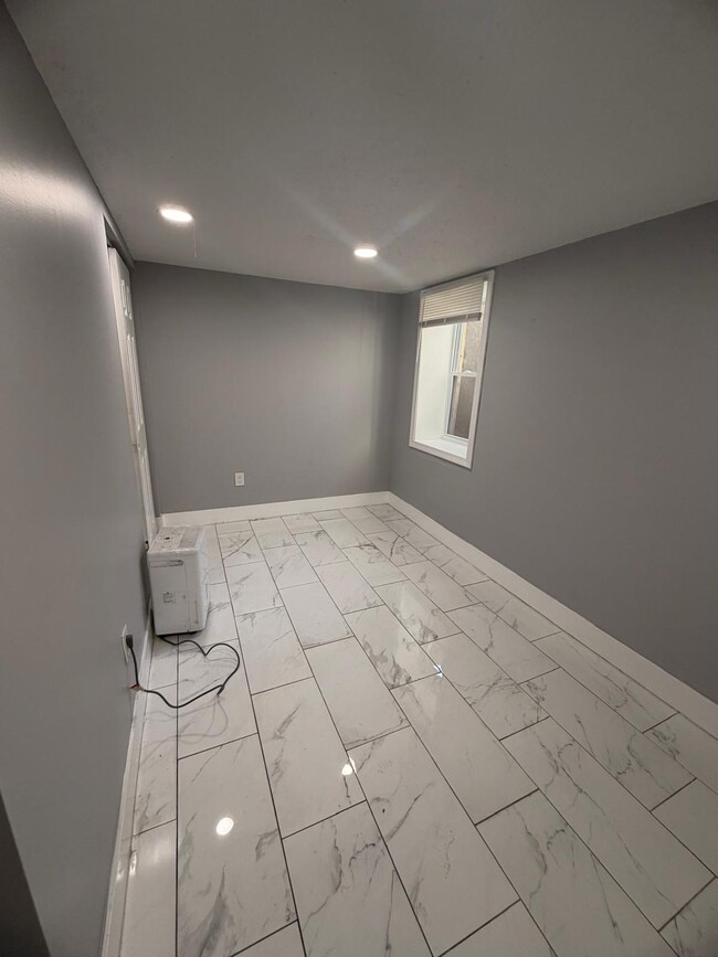 Building Photo - 134 Rock Creek Rd