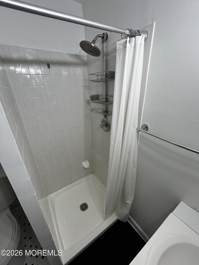 Building Photo - 63 Madison St