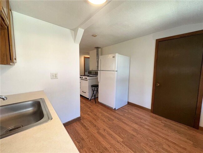 Building Photo - 177 Boyden St