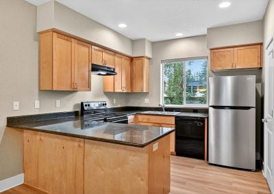 Building Photo - Glisan Townhomes 17218-17298 NE Glisan St. Portland, OR 97230